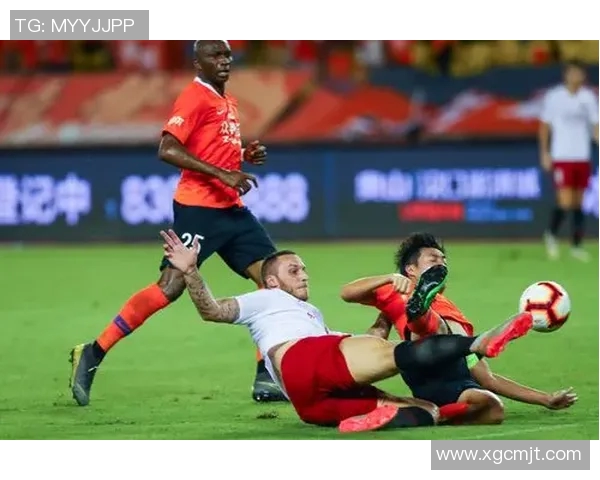 2014年国安与恒大巅峰对决回顾：激情四溢的足球盛宴与历史瞬间